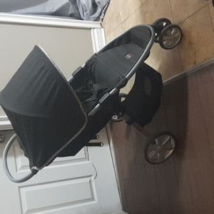 Britax B-Agile one brake lock system 3 wheel jogging stroller